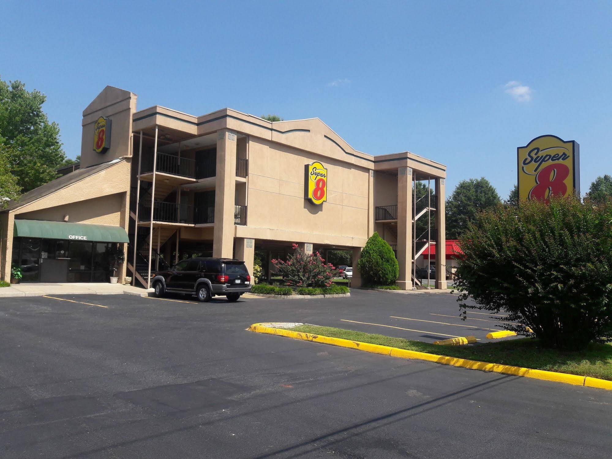 Super Inn Williamsburg Exterior photo